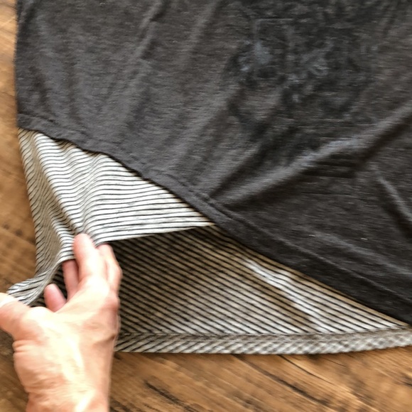 3/$25 - Oxygen grey/black short sleeve tshirt - Picture 7 of 12